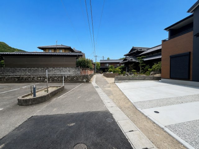 【その他】 | 糟屋郡宇美町井野5期　2号棟（全3棟）【仲介手数料無料・0円】 | 現地写真。前面道路です。