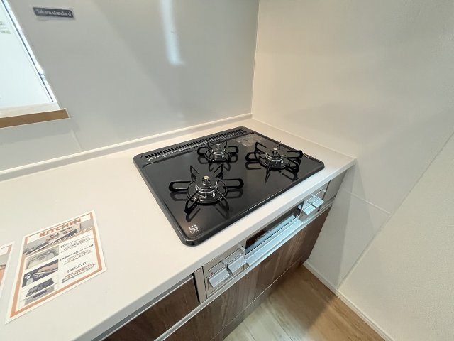 【キッチン】 | 糟屋郡宇美町井野5期　2号棟（全3棟）【仲介手数料無料・0円】 | 施工例。施工例は完成時と異なる場合があります。