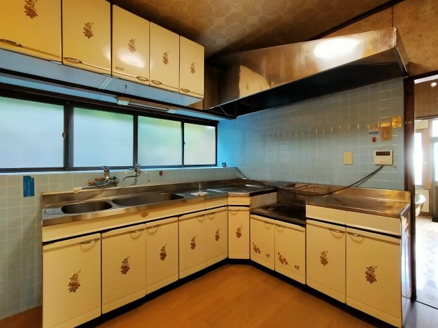 大黒町戸建てのキッチン