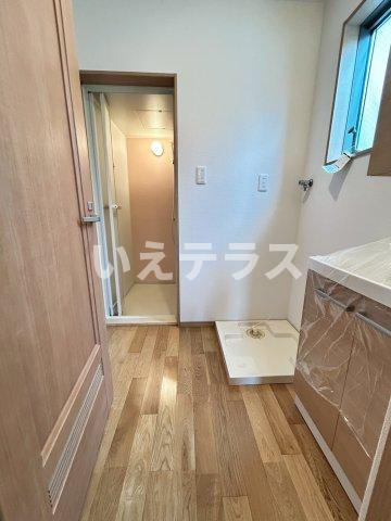 クレセント西代の洗面所