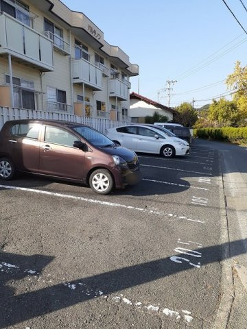パルテノンの駐車場|駐車スペースもあります☆