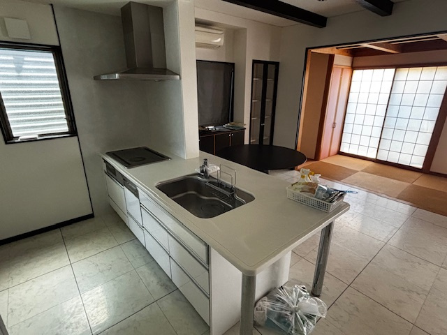 清水区有東坂１丁目　中古戸建のキッチン