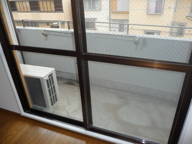 京都市伏見区納所町の賃貸マンションのバルコニー