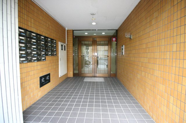 京都市伏見区納所町の賃貸マンションのセキュリティ