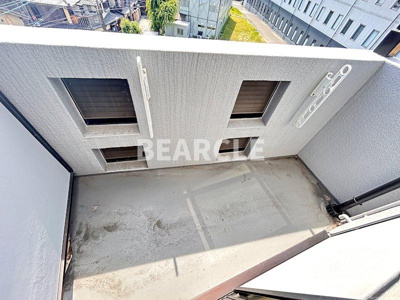 【バルコニー】 | ペンタグラム壱番館 | 開放的で明るい空間を演出してくれるバルコニーです