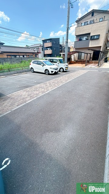 レージュ東海の駐車場