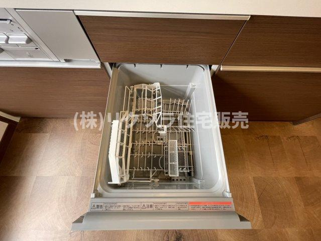 金田町　中古一戸建ての設備|食器洗い乾燥機
■物件内覧・資金計画相談・住宅ローン相談、リフォーム相談、お問合せ受付中■
※当日・翌日のご内覧、ご相談はお電話でのお問合せがスムーズです！