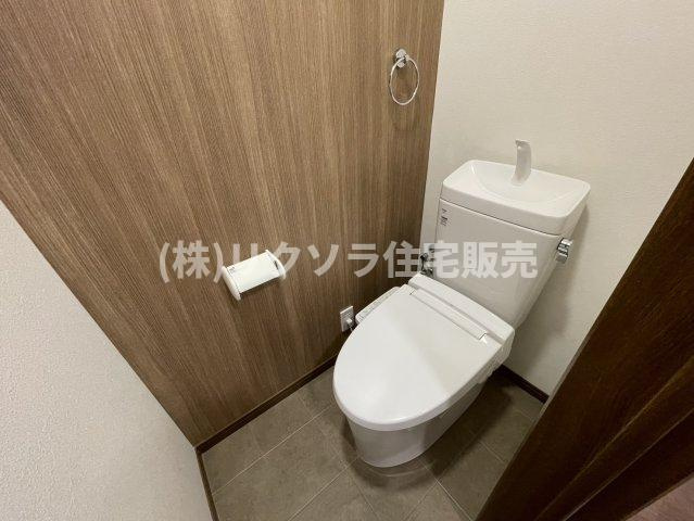 金田町　中古一戸建てのトイレ|温水洗浄便座付き
■物件内覧・資金計画相談・住宅ローン相談、リフォーム相談、お問合せ受付中■
※当日・翌日のご内覧、ご相談はお電話でのお問合せがスムーズです！