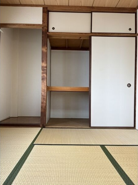 明香ビルの収納
