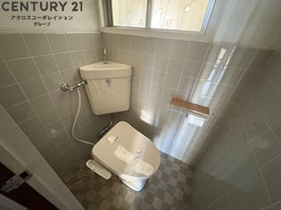 お風呂トイレ別・窓付きです