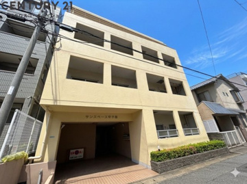 エレベーター付きで重たい荷物も楽々♪