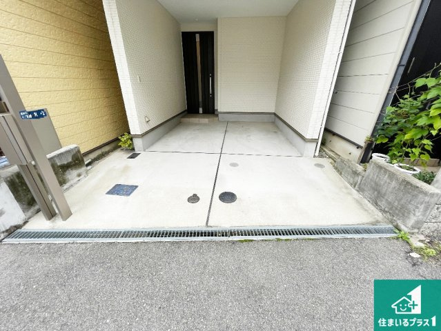 尼崎市大庄北　中古一戸建ての駐車場|駐車スペース！散水栓があるので、こまめに愛車を洗えます！駐車スペース！散水栓があるので、こまめに愛車を洗えます！