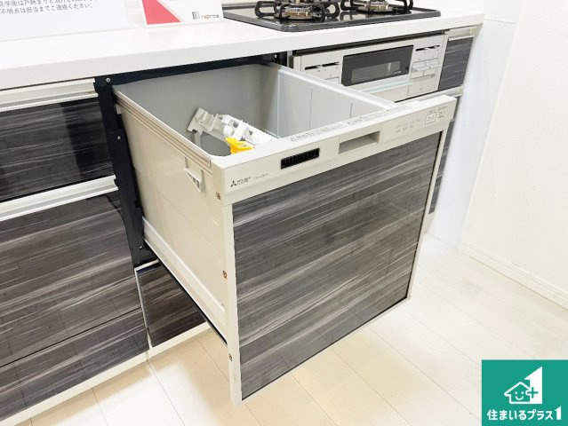 尼崎市大庄北　中古一戸建ての設備|食事後の一仕事、食器洗いをボタン一つでお任せできちゃいます！場所を取らないビルトイン式なので、お料理スペースもしっかり確保！