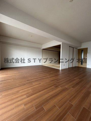 仲介手数料0円！ヴイラージュ歌里の居間・リビング
