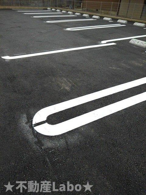 スイートピーの駐車場