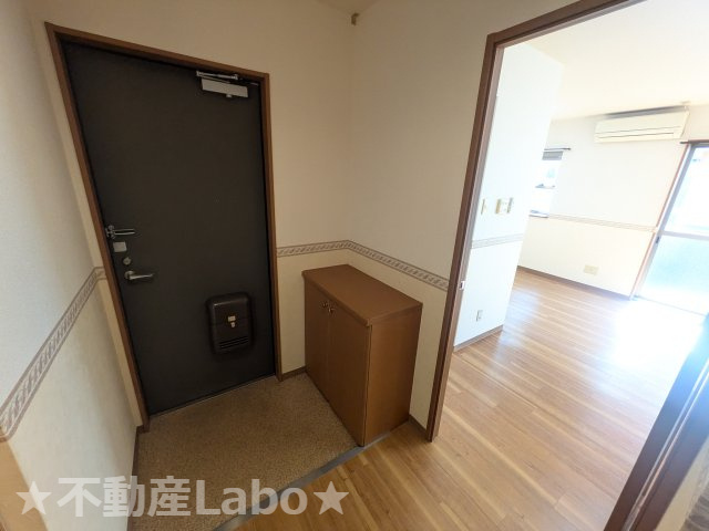 フォブールタウン須崎Eの玄関