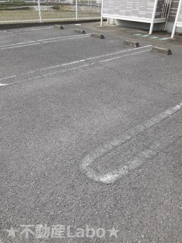 アビタシオン勝瑞Cの駐車場