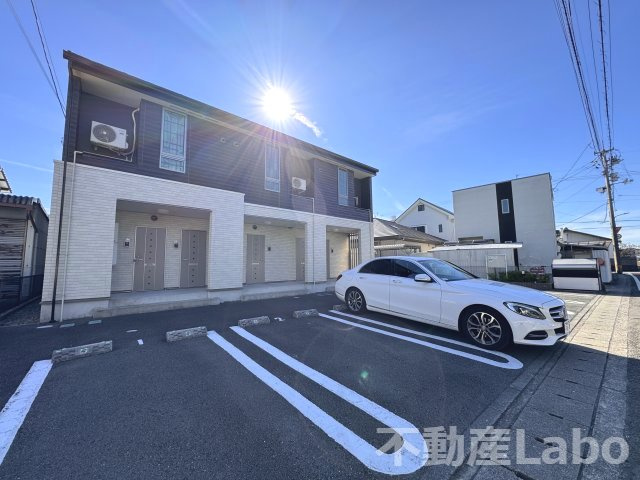 プリマヴェーラ13の駐車場