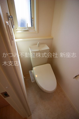 【トイレ】 | ＥＣＯＬＥ (エコール) | 温水洗浄便座機能付き