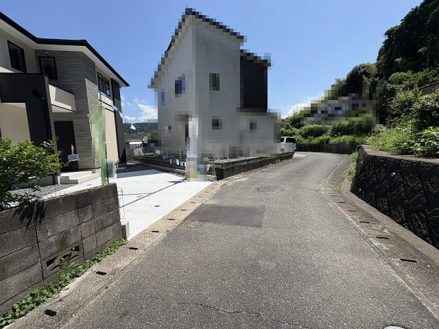 【その他】 | 大野城市牛頸2丁目2期　1号棟（全1棟）【仲介手数料無料・0円】 | 現地写真。前面道路です。