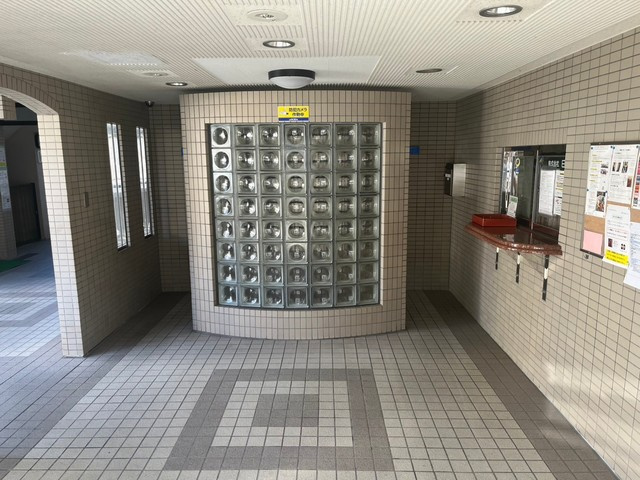 サニークレスト港南のエントランス