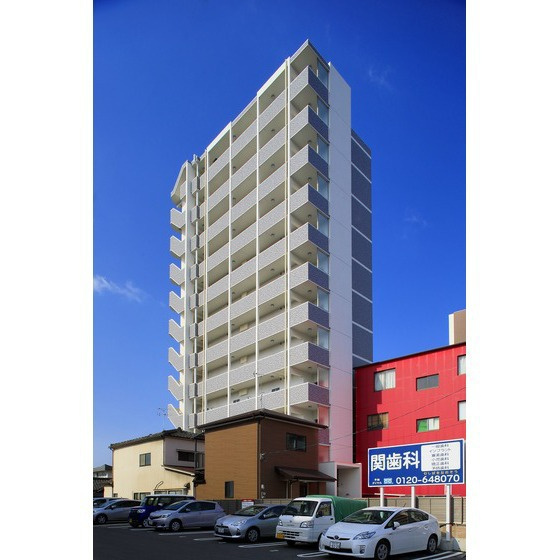 熊本市西区二本木３丁目の賃貸マンションの外観