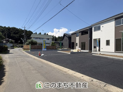 【前面道路含む現地写真】 | 古河市五部第1　1号棟 | 前面道路☆お車の出し入れもスムーズに行えます☆