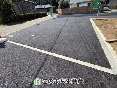 【駐車場】 | 古河市五部第1　1号棟 | お車を並列で2台駐車可能です☆

