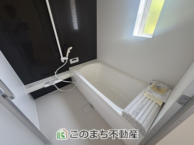 【浴室】 | 古河市五部第1　1号棟 | お風呂は足を伸ばしてゆったり入浴できる1坪タイプ☆