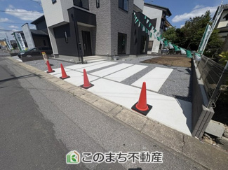 【駐車場】 | クライン佐野市伊勢山町第2期　 | お車を並列で2台駐車可能です☆


