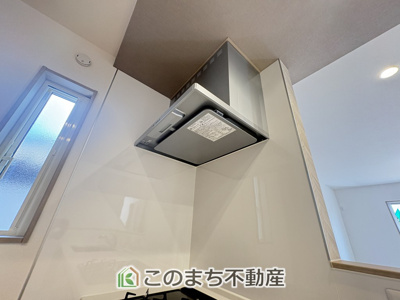 【キッチン】 | クライン佐野市伊勢山町第2期　 | お料理の匂いもスッキリ♪シンプルデザインで掃除も簡単‼