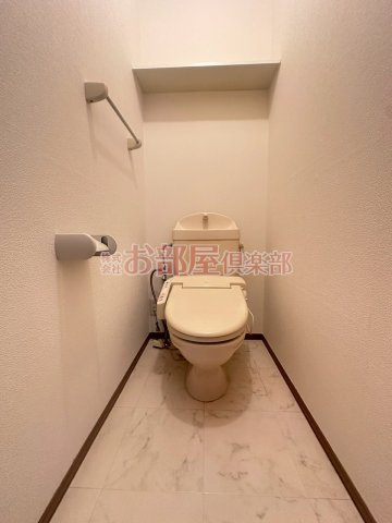 ソニア リーベA棟のトイレ|落ち着いた色調のトイレです
