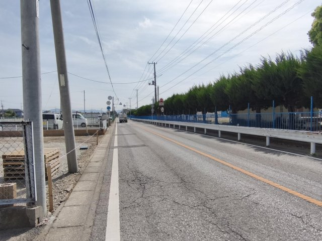 BLOOMING GARDEN　本庄市小島南1丁目の前面道路含む現地写真