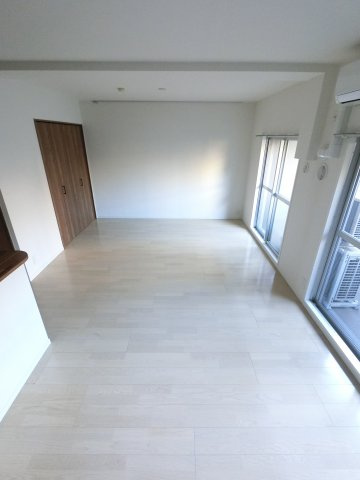 コンフォート津田沼壱番館の居間・リビング