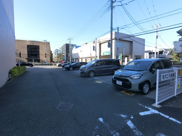 コンフォート津田沼壱番館の駐車場