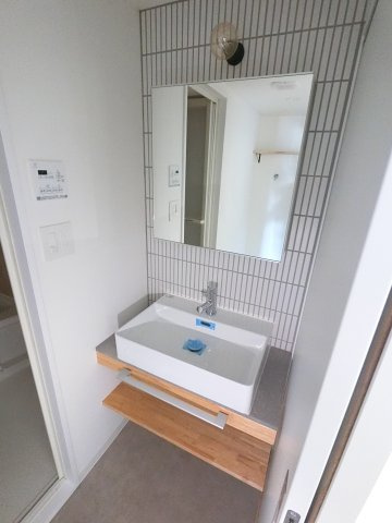 コンフォート津田沼壱番館の独立洗面台