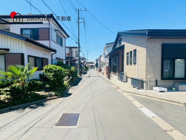 【前面道路含む現地写真】 | 鴻巣市小松1丁目　中古戸建
