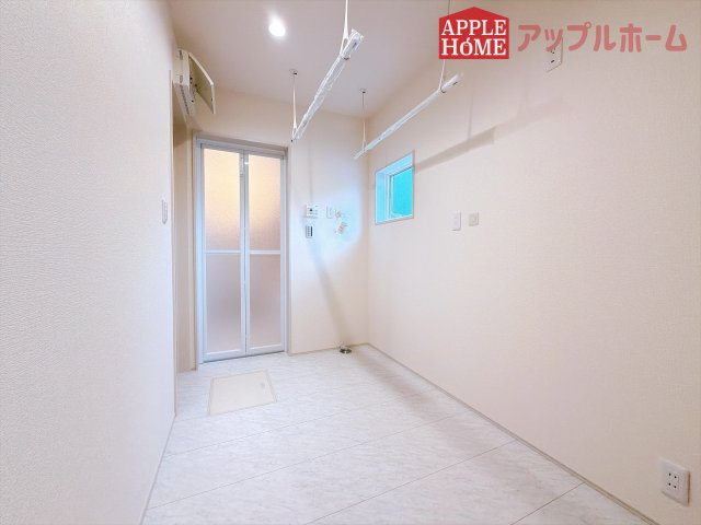 [新築住宅] 深谷市東方町 第5 全1棟のランドリースペース|ランドリースペースあります♪