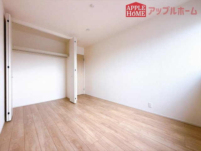 [新築住宅] 深谷市東方町 第5 全1棟の洋室|２階居室は全室収納あり！たっぷりある収納活用でお部屋もキレイを保てます♪