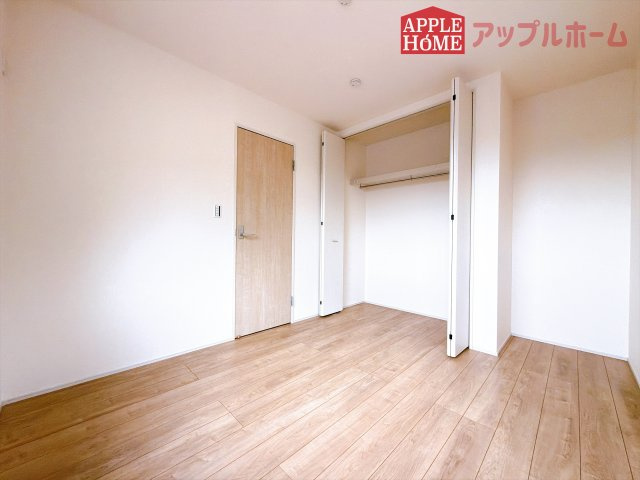 [新築住宅] 深谷市東方町 第5 全1棟の洋室|２階居室は全室収納あり！たっぷりある収納活用でお部屋もキレイを保てます♪