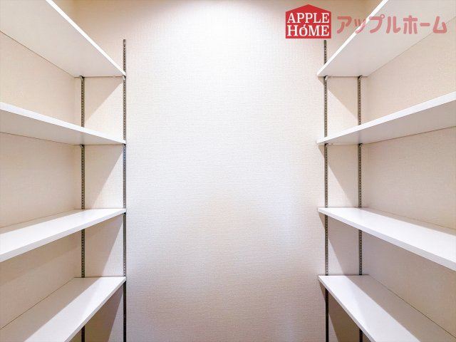 [新築住宅] 深谷市東方町 第5 全1棟の玄関|土間収納あります♪