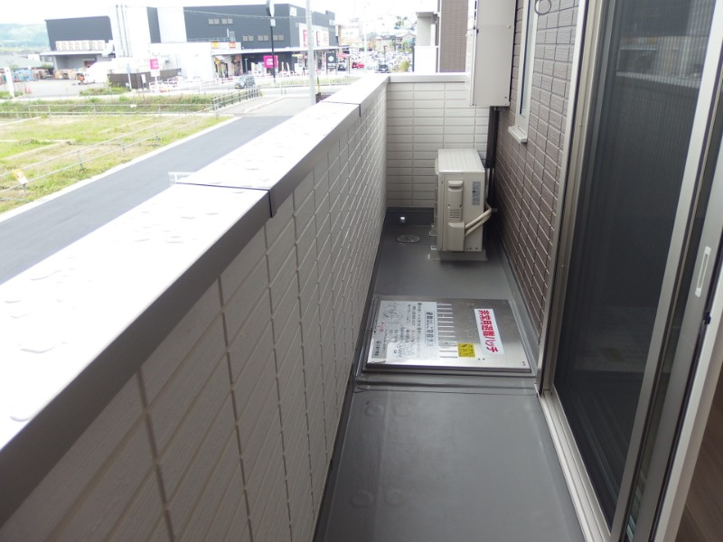 つむぎテラシア弐番館のバルコニー