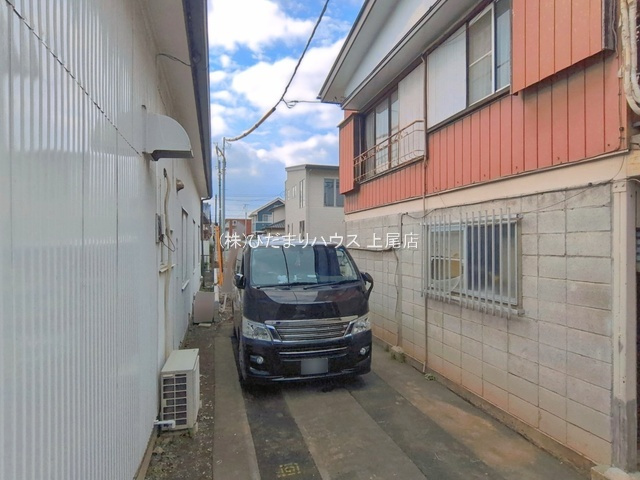 上尾市愛宕218Ⅱ②　新築戸建　01の前面道路含む現地写真