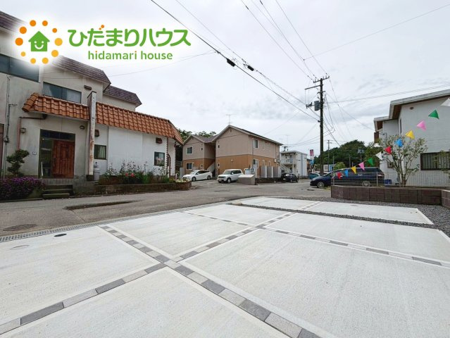 いわき市自由ケ丘4期　新築戸建　1号棟の駐車場|時間がない時もらくらくと車の出し入れができる並列駐車場を完備！