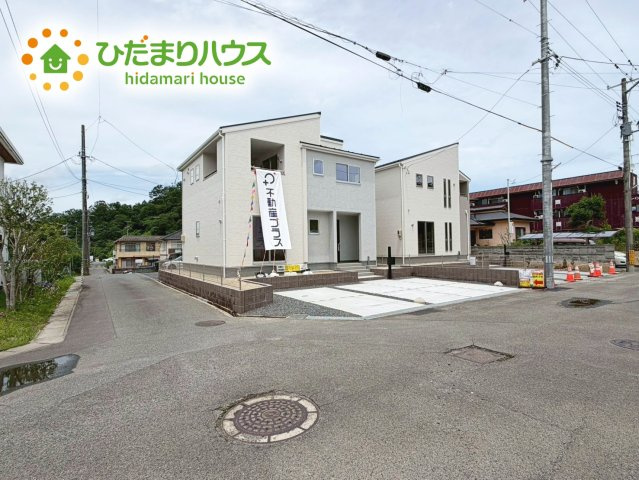 いわき市自由ケ丘4期　新築戸建　1号棟の前面道路含む現地写真|小学校が近く、お子様の通学も安心♪