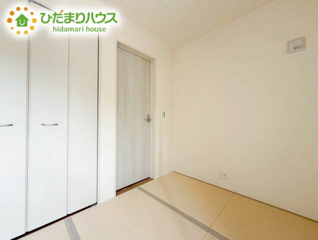 いわき市自由ケ丘4期　新築戸建　2号棟の和室|扉を閉じれば来客用のお部屋として。開いて広い空間を作れば、お子様の遊び部屋として使えます！