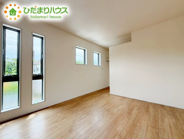 いわき市自由ケ丘4期　新築戸建　2号棟の寝室|広めの主寝室は、ベッドの他にもパソコンデスクやドレッサーなども置けちゃいます(*^-^*)