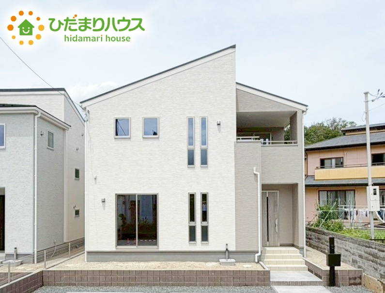 いわき市自由ケ丘4期　新築戸建　2号棟の外観|カースペース３台ＯＫ！来客用にもスペースを確保できて安心ですね(^^)/