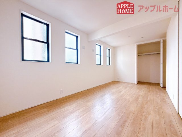 [新築住宅] 深谷市稲荷町北 第3 全3棟の洋室|居室は全室収納あり！たっぷりある収納活用でお部屋もキレイを保てます♪