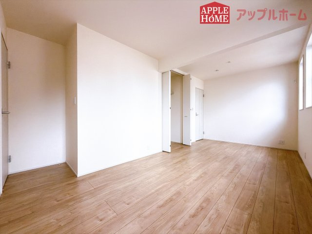 [新築住宅] 深谷市稲荷町北 第3 全3棟の洋室|居室は全室収納あり！たっぷりある収納活用でお部屋もキレイを保てます♪